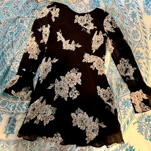 Xhilaration Black & White Floral Long-Sleeve Dress